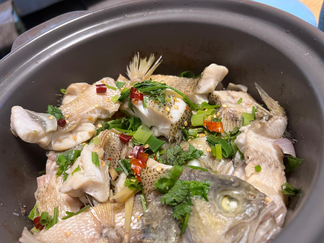 鲜嫩豆腐鲈鱼煲