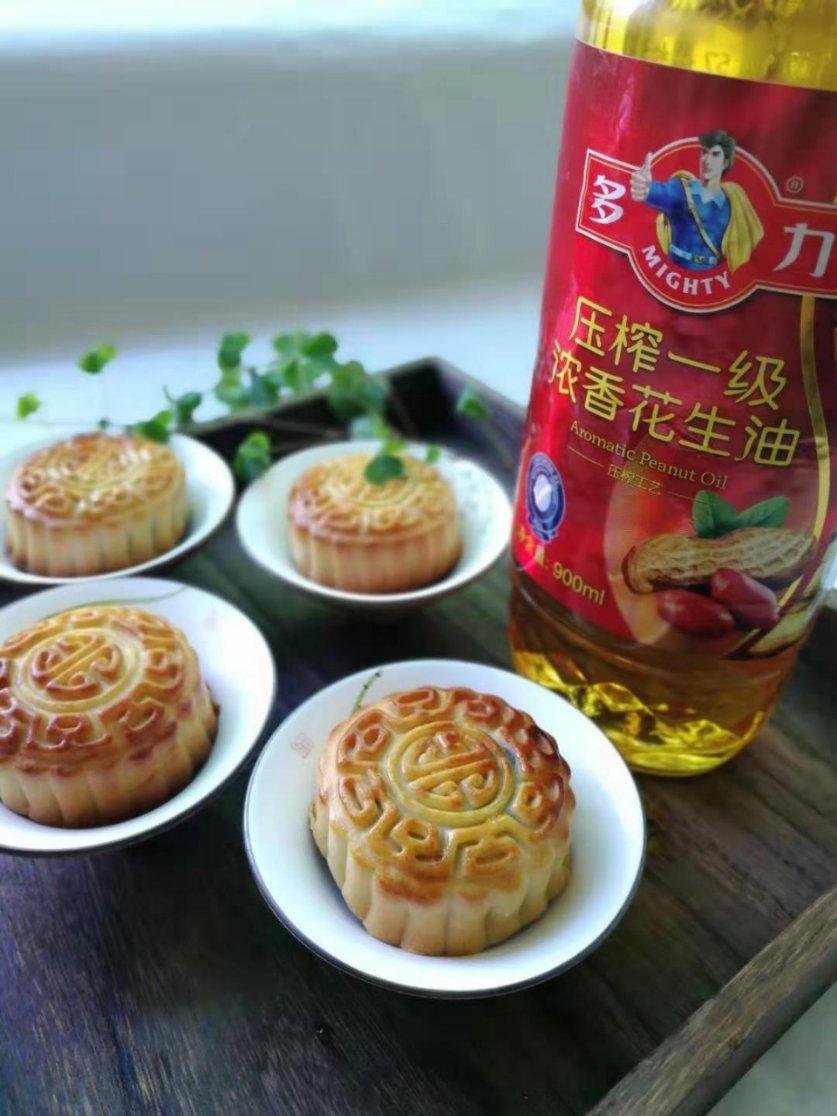 传统蛋黄豆沙月饼│多力浓香花生油X金牌家宴