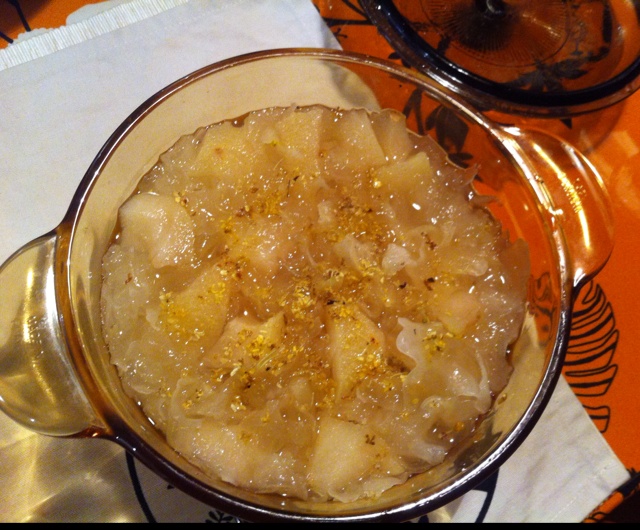 桂花银耳炖梨（Pear Soup with White Fungus and Osmanthus)