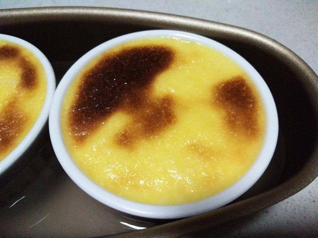 CRÈME BRÛLÉE 法式烤布蕾（焦糖布丁）