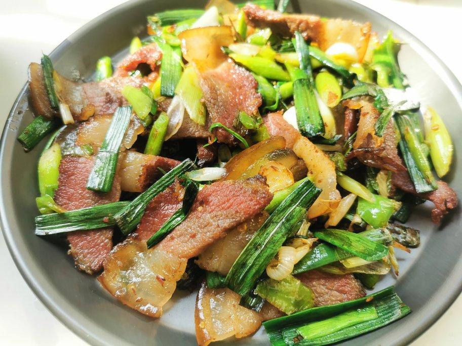咸香下饭，青椒蒜苗炒腊肉