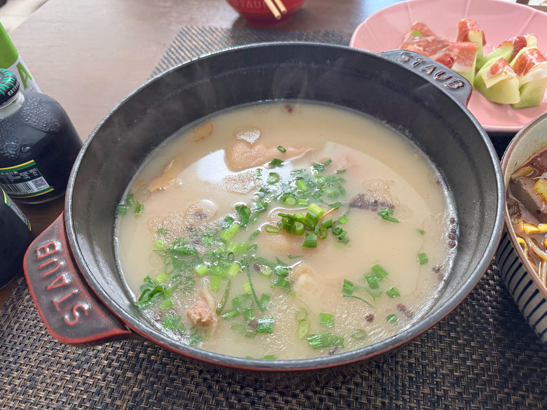汤色奶白 一次成功的老妈蹄花