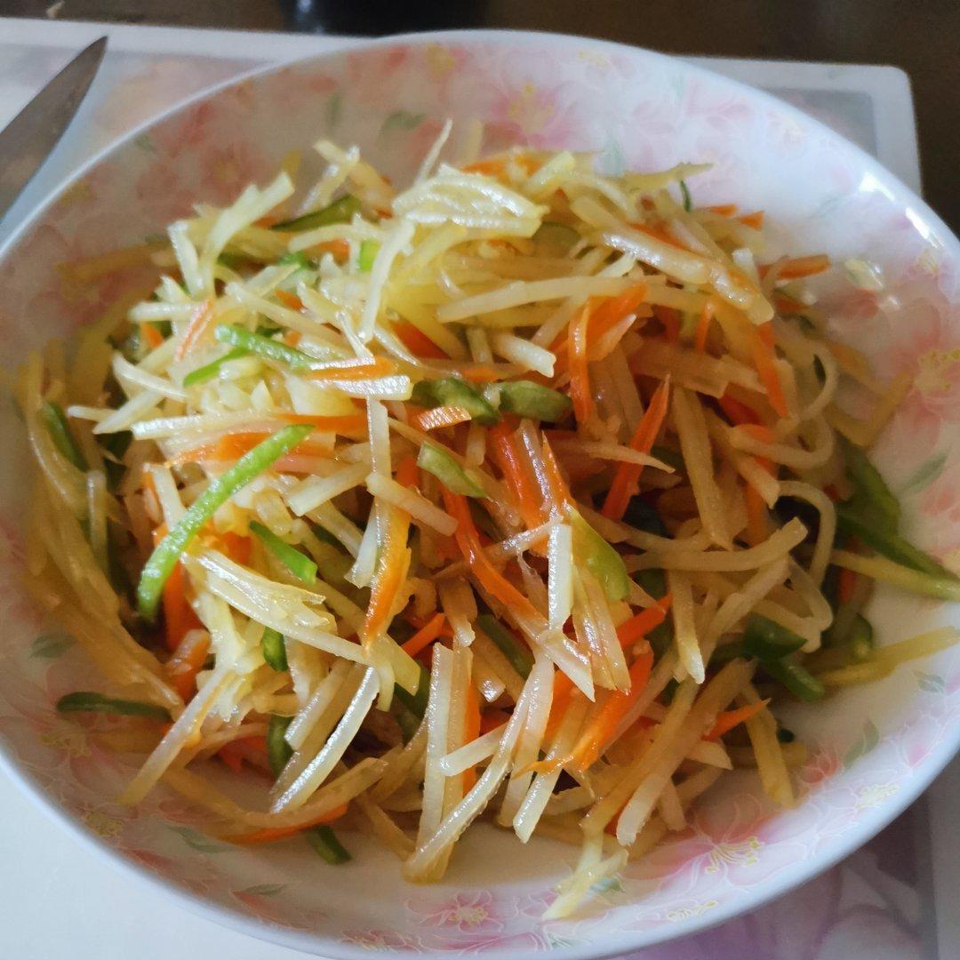 凉拌土豆丝，爽口开胃