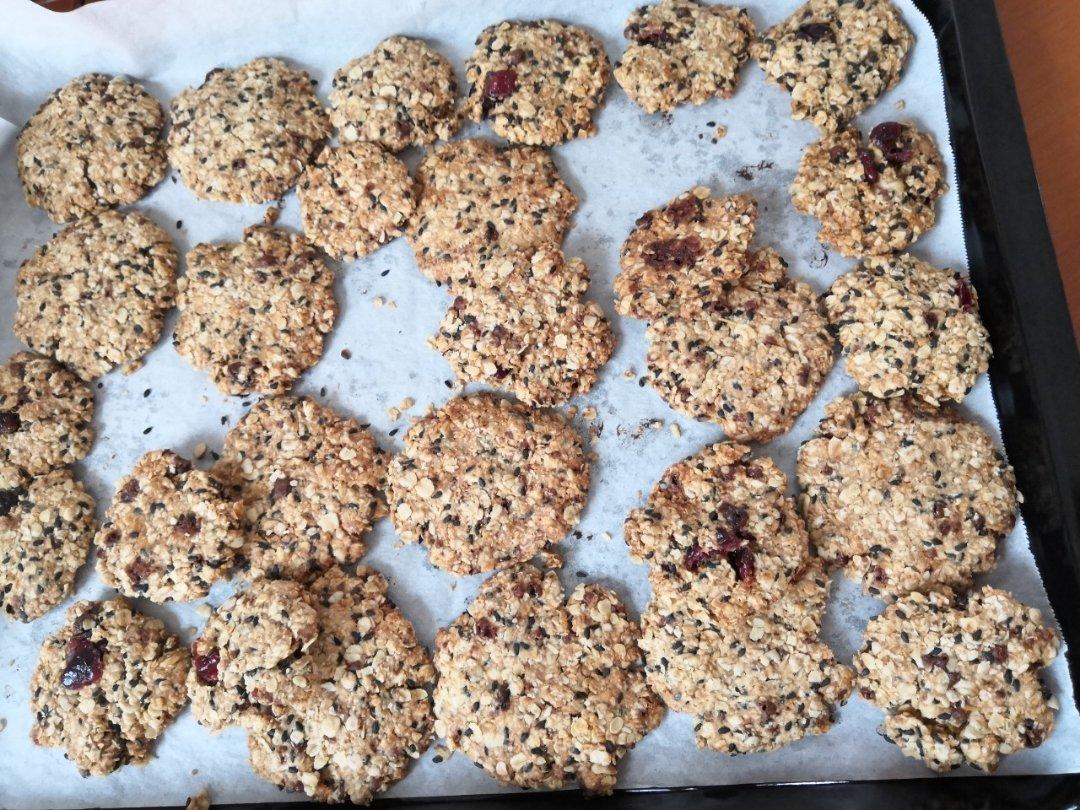 素食:有机燕麦芝麻大饼干