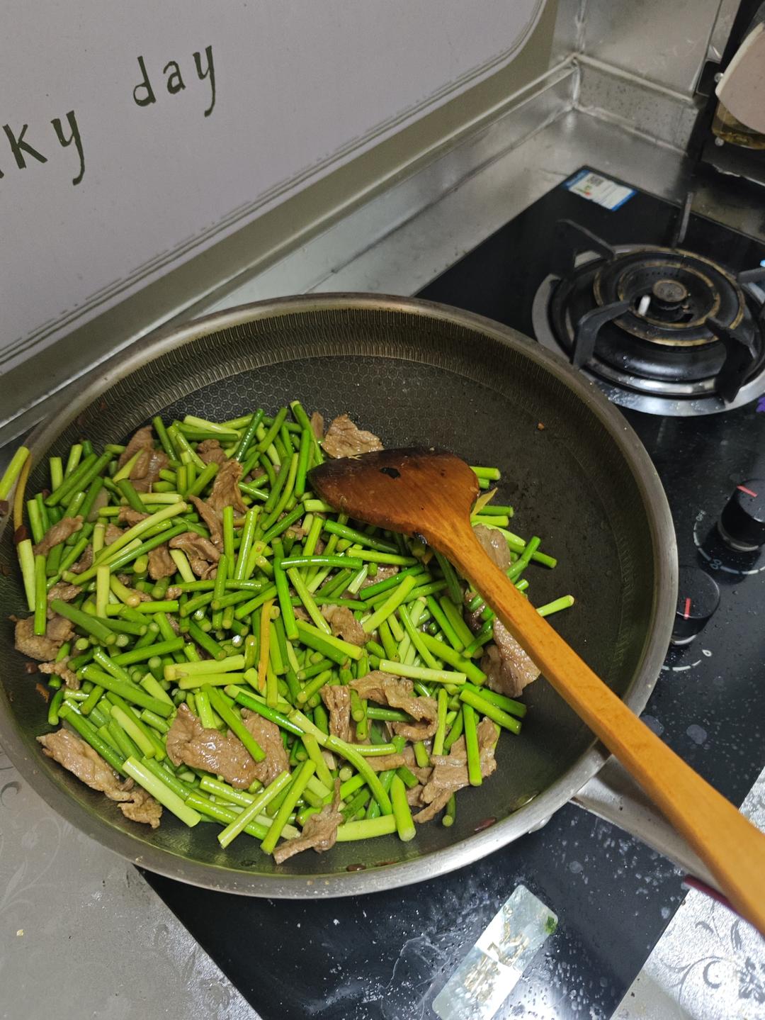 蒜苔炒肉丝