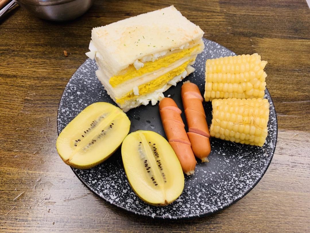 💥奇妙的口感｜早餐日式鸡蛋三明治こだわりタマゴサンド