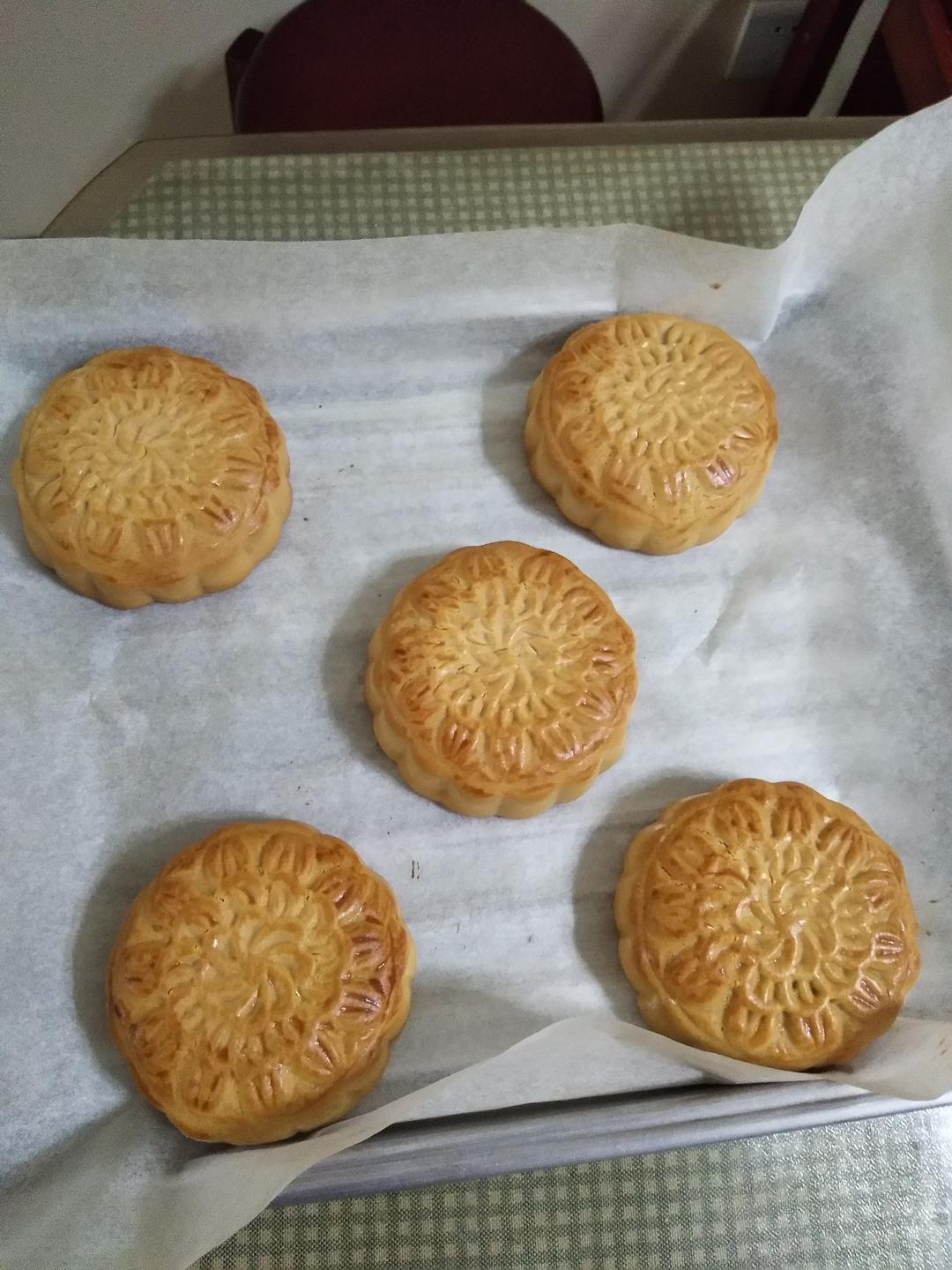 广式月饼—蛋黄莲蓉月饼