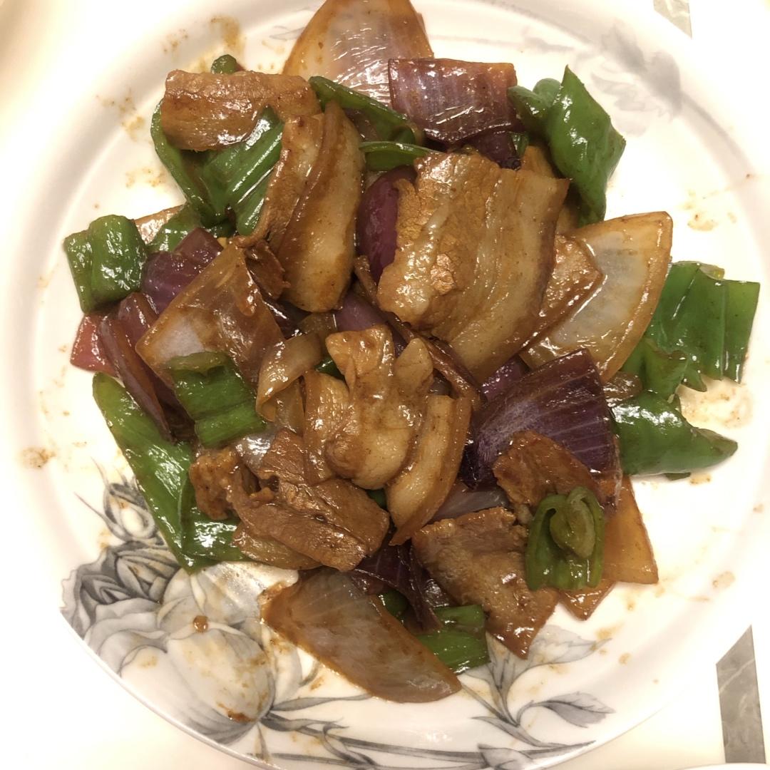 晚餐午餐下饭洋葱青椒炒五花肉