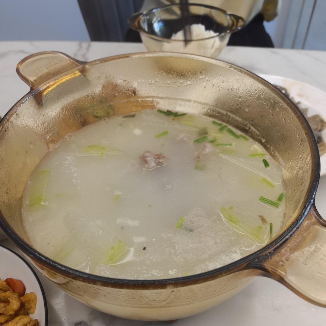 冬瓜玉米排骨汤(不好喝我去你家给你做！！)