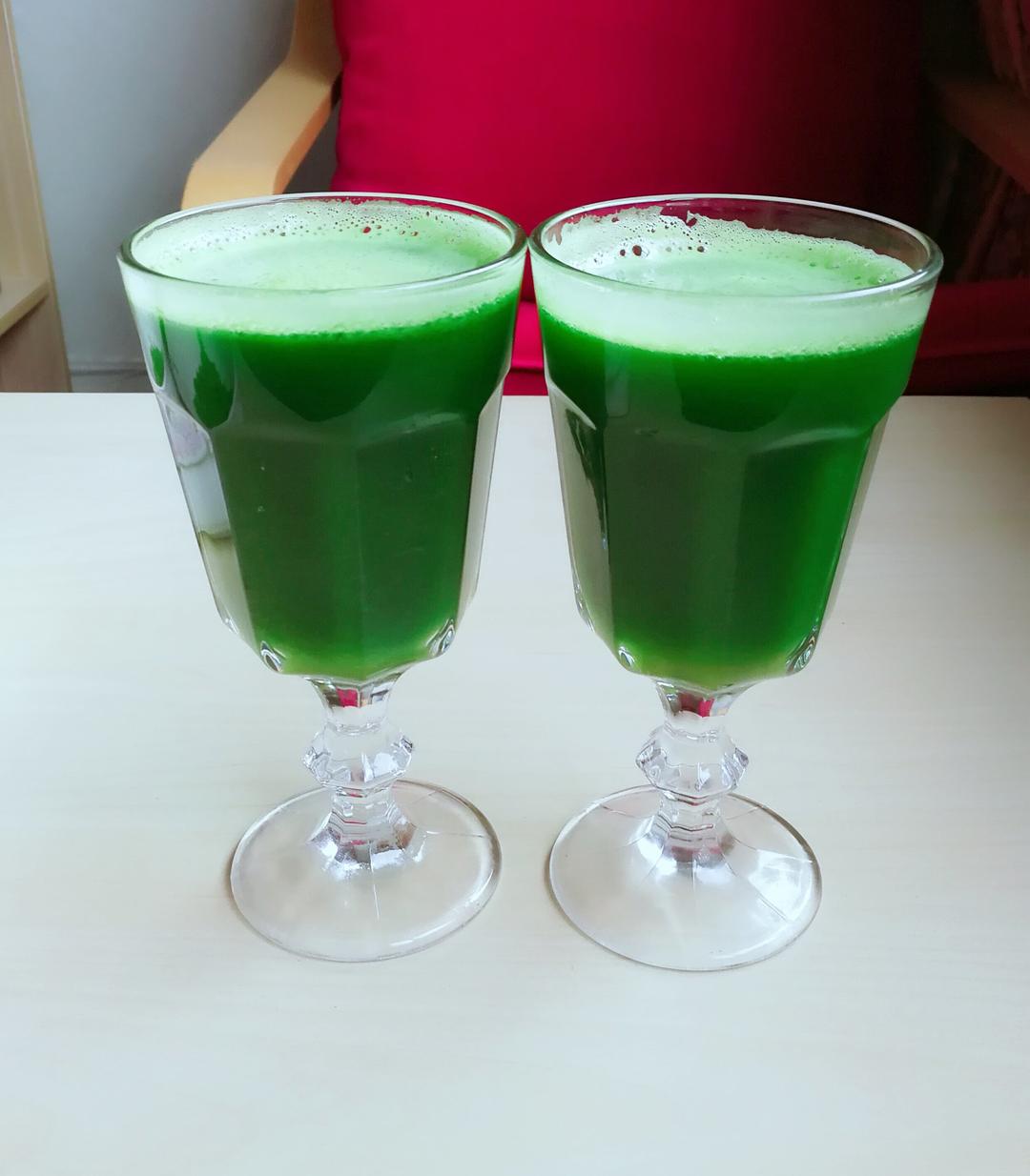 鲜榨青汁的做法