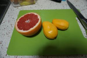 满记复刻·蜜柚甘露/芒果柚惑优酪雪的做法 步骤3