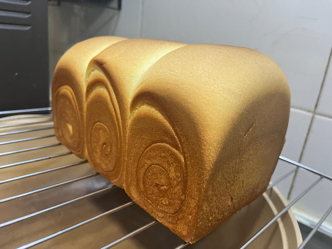 吐司，奶香手撕面包，超级香浓