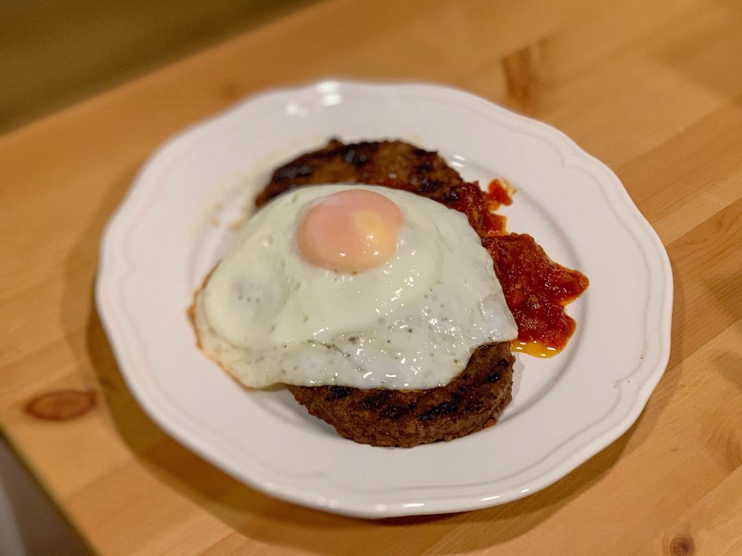 【甜蜜稻妻】茄汁炖汉堡排