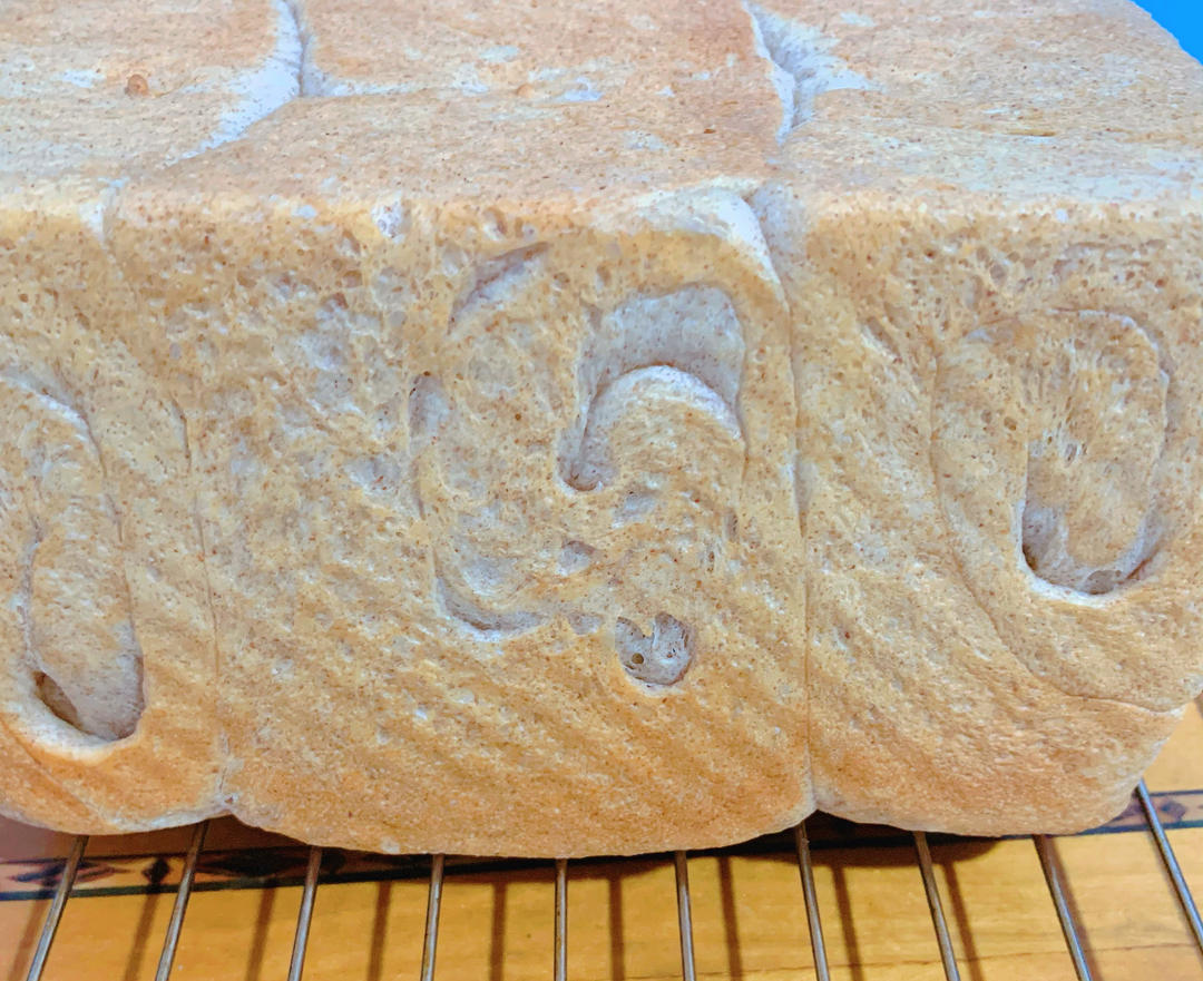 做一次就成功的牛奶吐司面包（手和面揉出手套膜）最后附全麦吐司