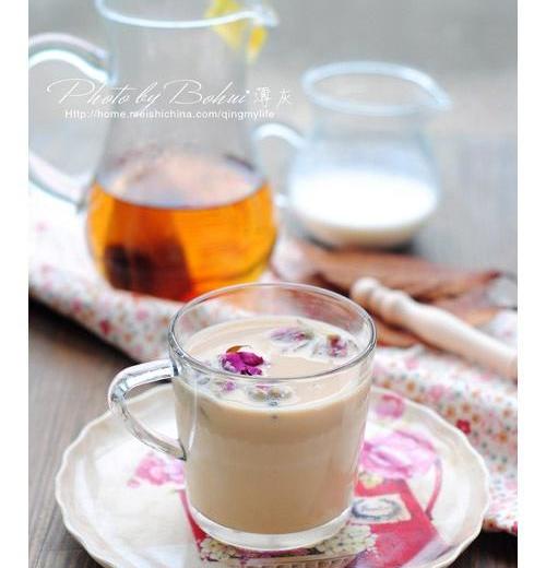 【玫瑰奶茶】自制放心甜蜜饮品的做法