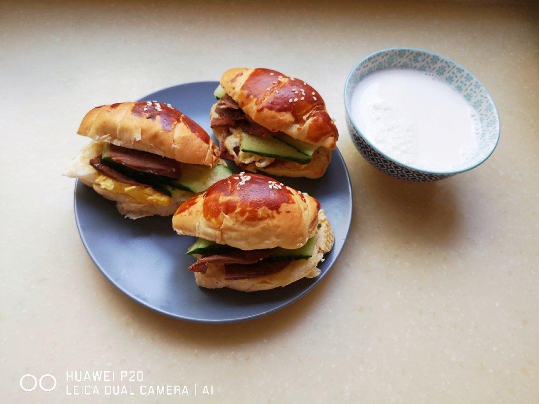 可颂三明治brunch