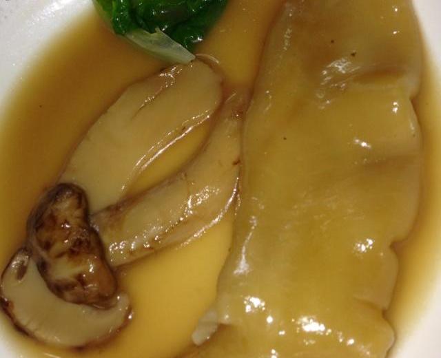 鲍汁松茸焖花胶的做法