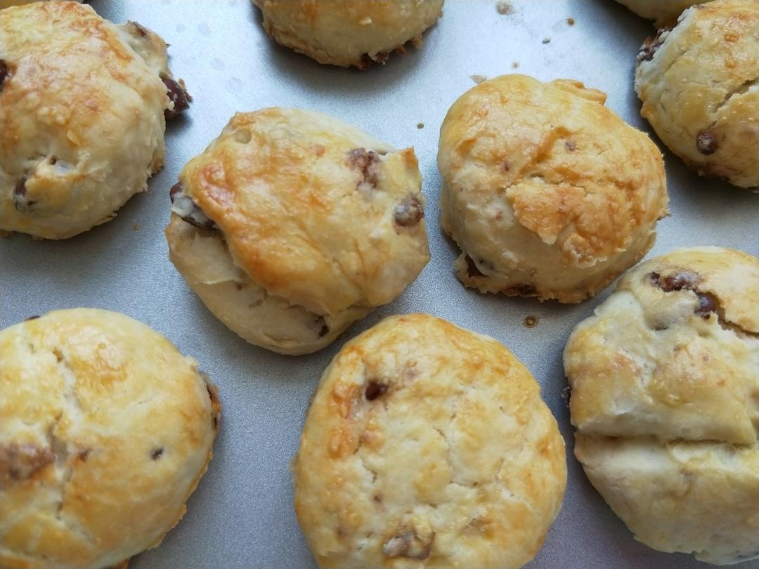 【视频】3分钟 奶油司康Scone(可能是世界上最快手的司康) 消耗淡奶油～