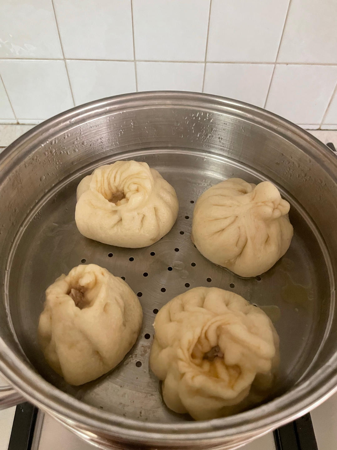 鲜美多汁的洋葱牛肉包子