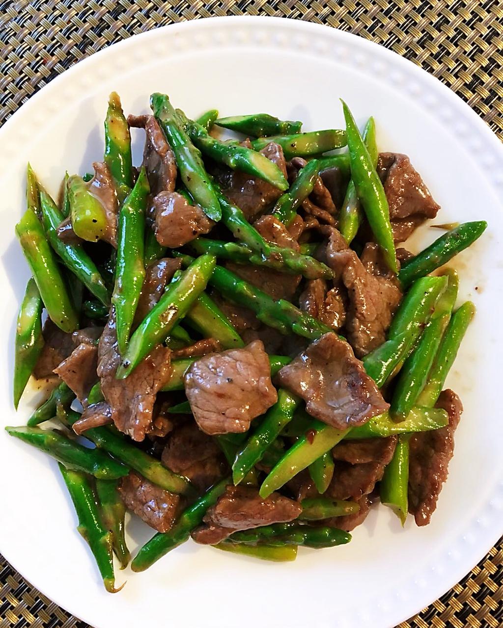 自由若风2010做的黑椒牛肉炒芦笋