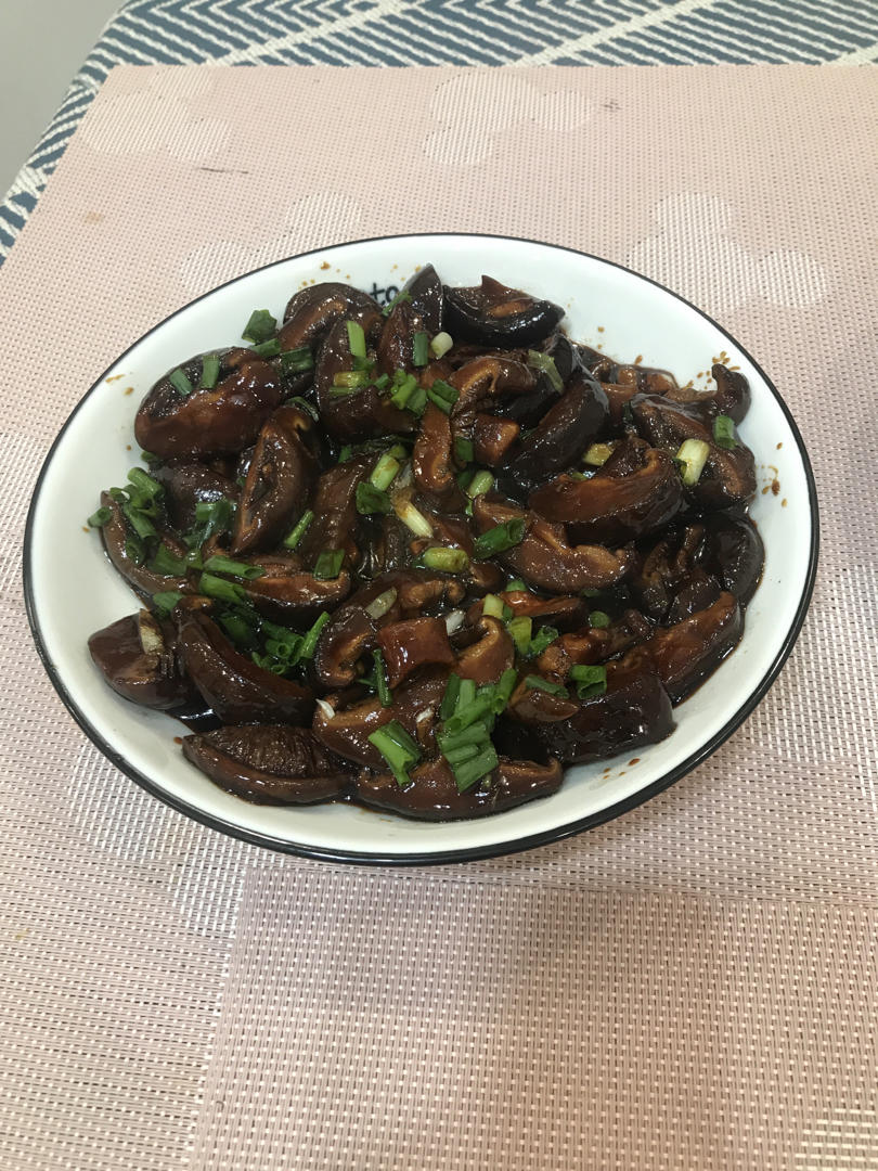 鲜嫩多汁，比鲍鱼还好吃红烧香菇