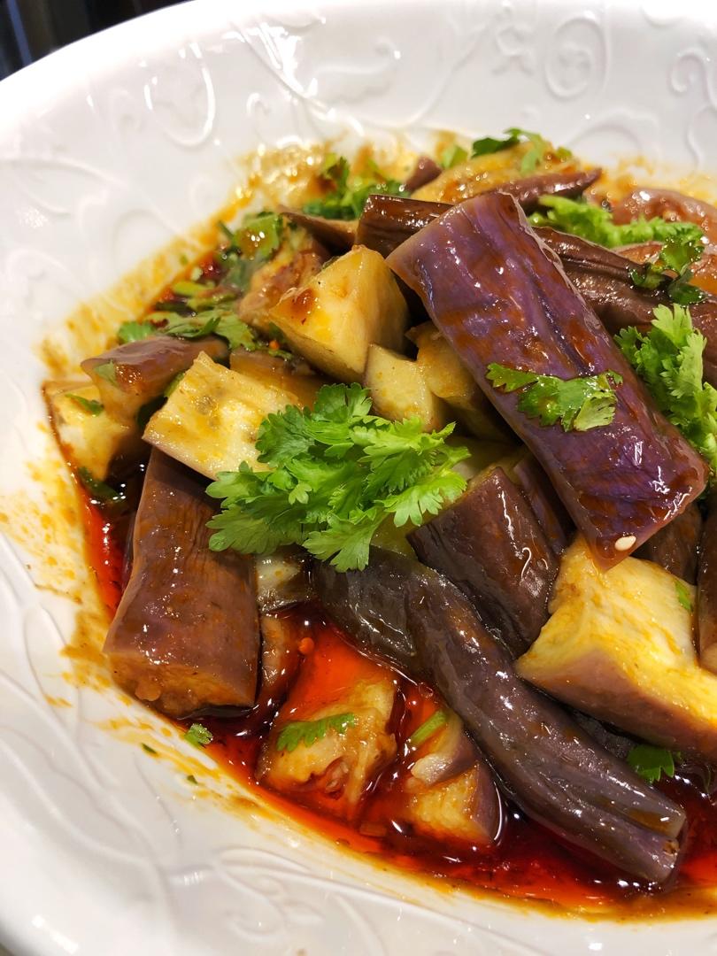 荣师傅做的火锅小料凉拌茄子