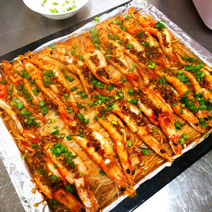 蒜蓉米线烤大虾的做法 步骤6