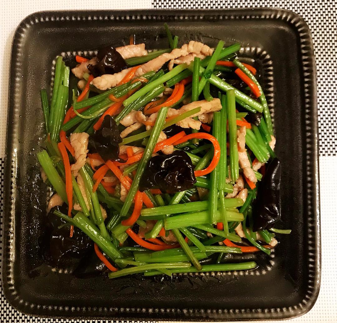 芹菜木耳炒肉丝