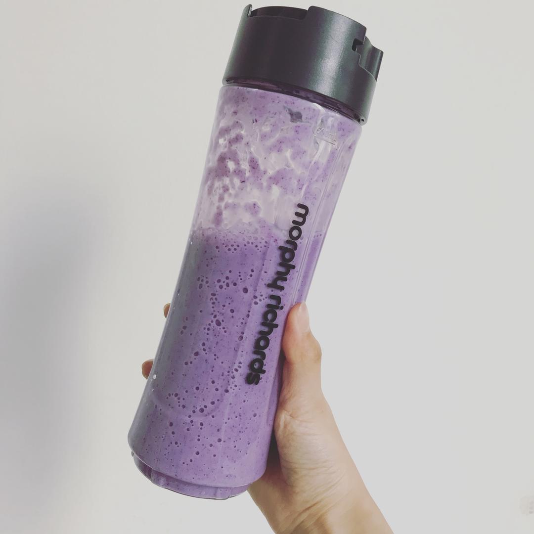 紫甘蓝香蕉牛奶汁的做法