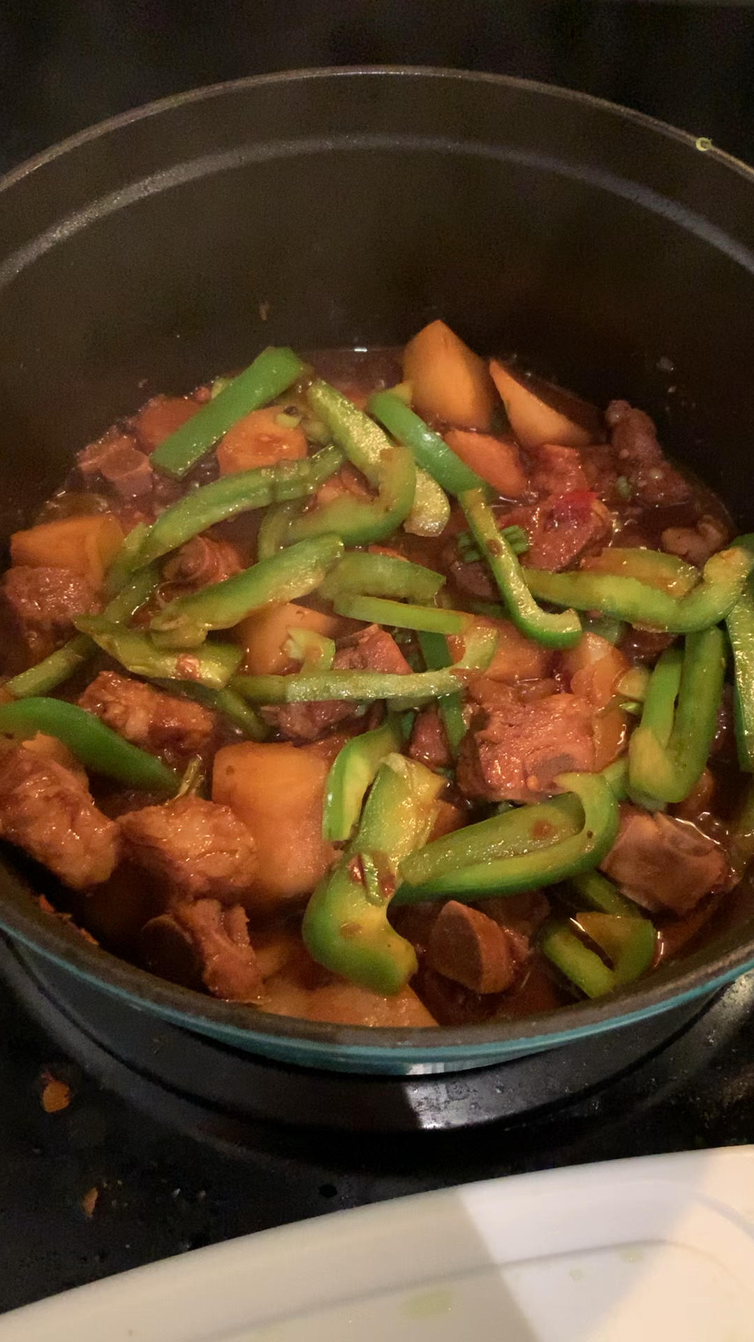 超级下饭的土豆烧排骨