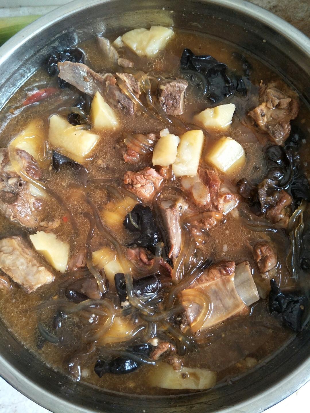 土豆炖排骨