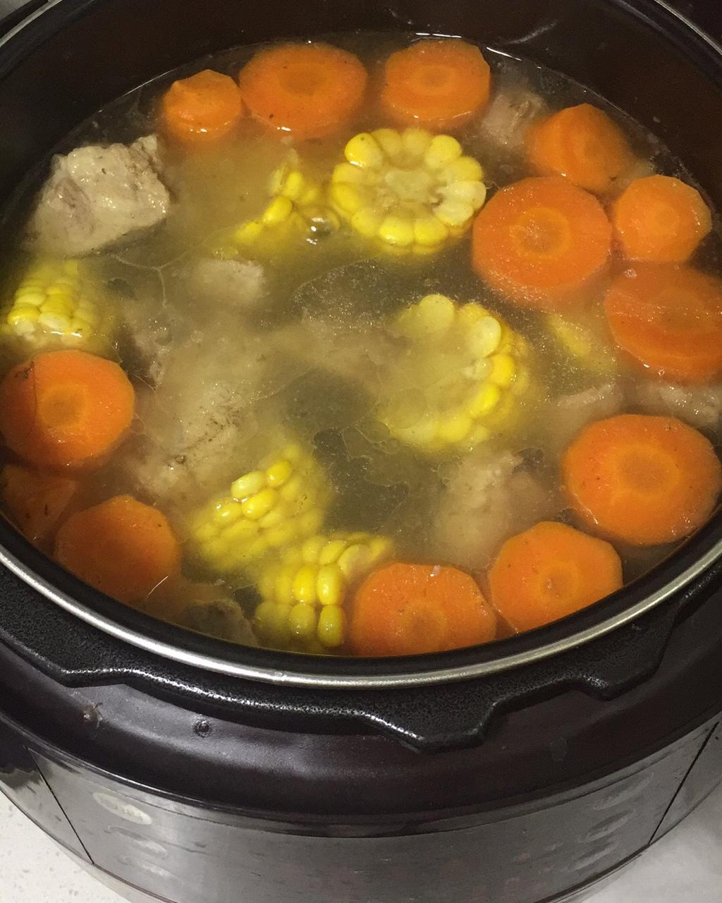 玉米排骨汤