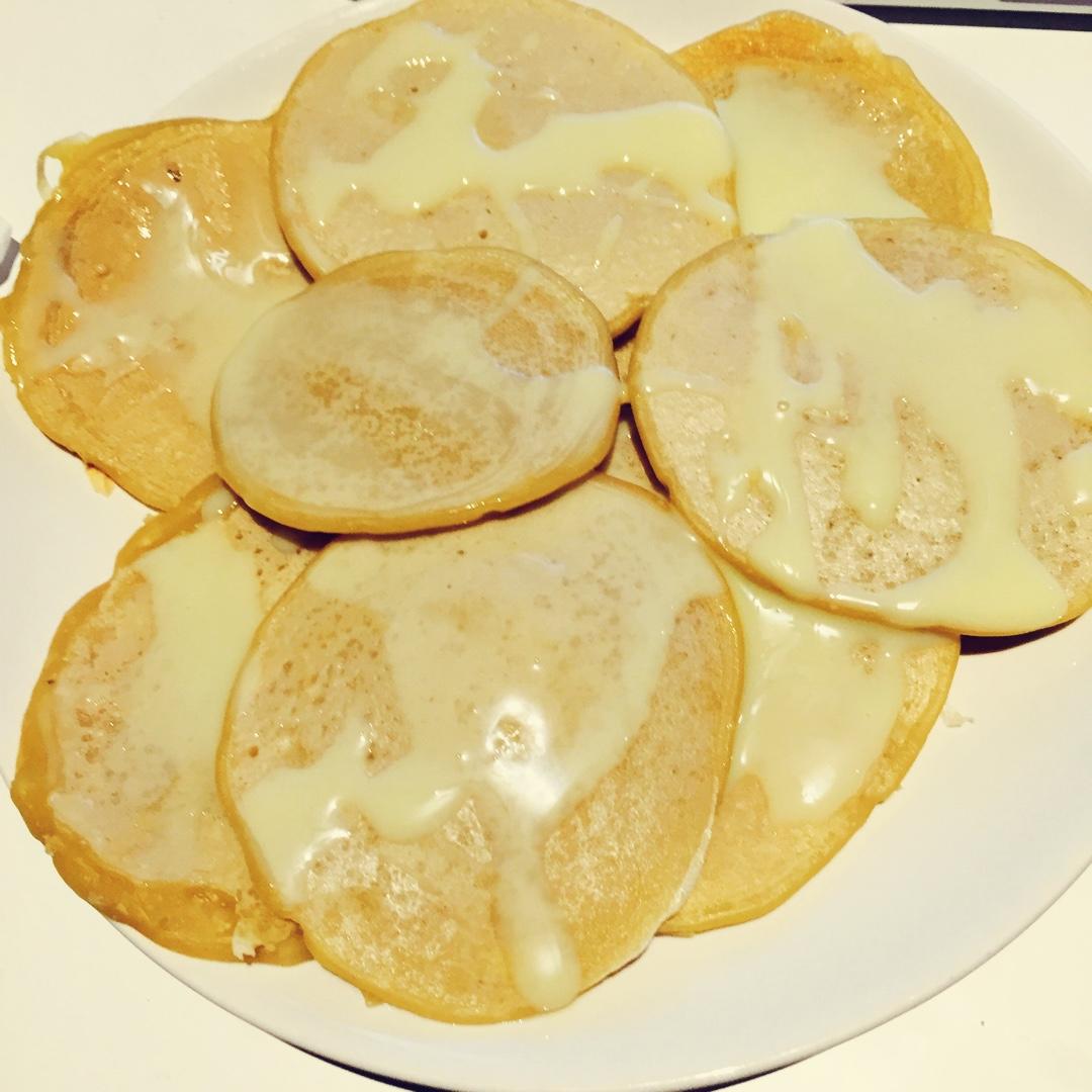 【减脂早餐】无油香蕉松饼（超简单）