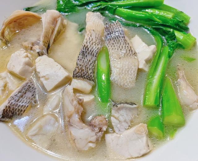 清淡鲜美的家常鲈鱼豆腐汤的做法