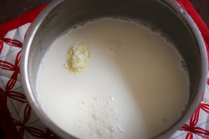 奶香酥粒双皮奶的做法 步骤5