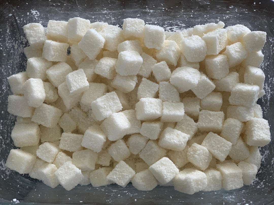 完胜85度C牛奶椰丝小方