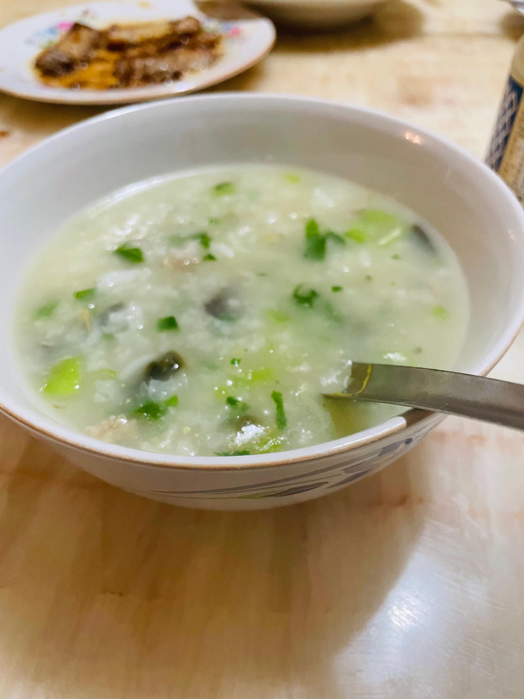 妈妈👩教我做的皮蛋瘦肉粥🥣简单快捷美味😋