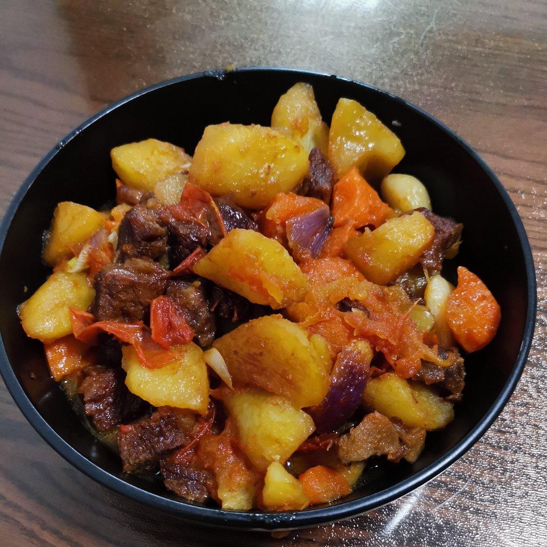 牛肉炖土豆