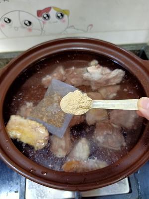 白萝卜清炖牛排（味道浓厚的牛肉清汤）的做法 步骤3