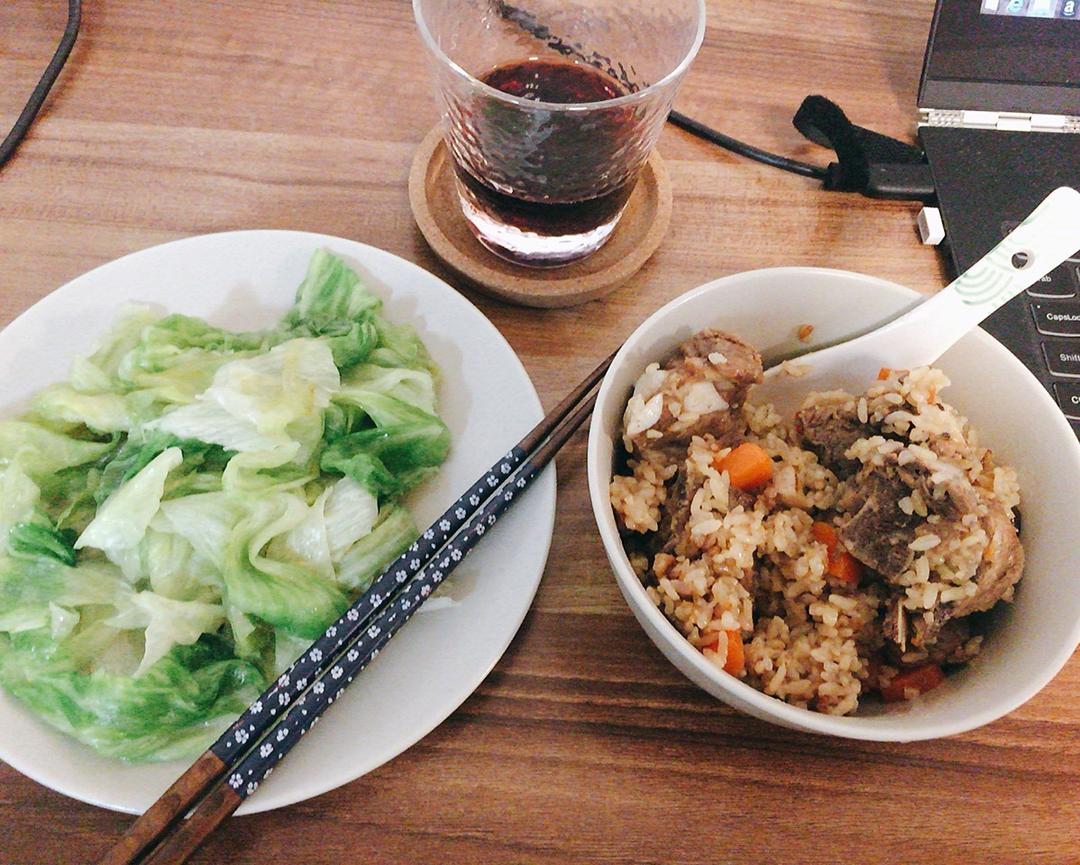 电饭煲排骨饭-三寻食堂