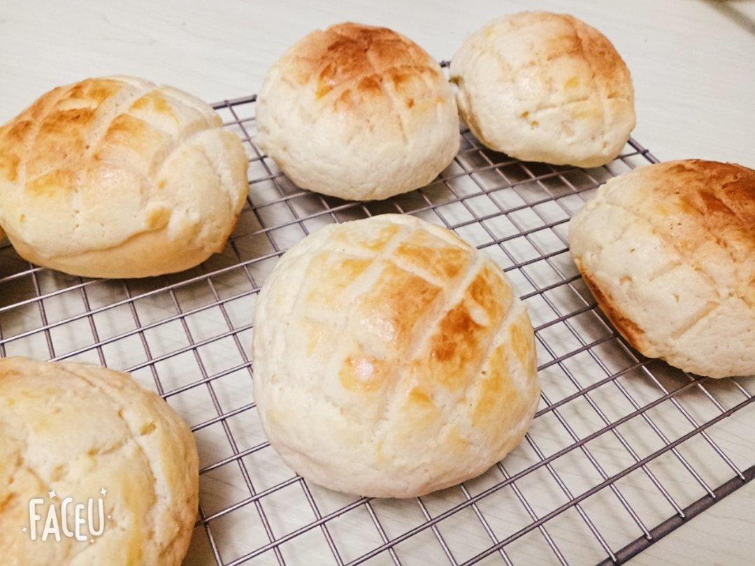 好吃到炸裂的港式菠萝包（附带制作酥皮的小视频）