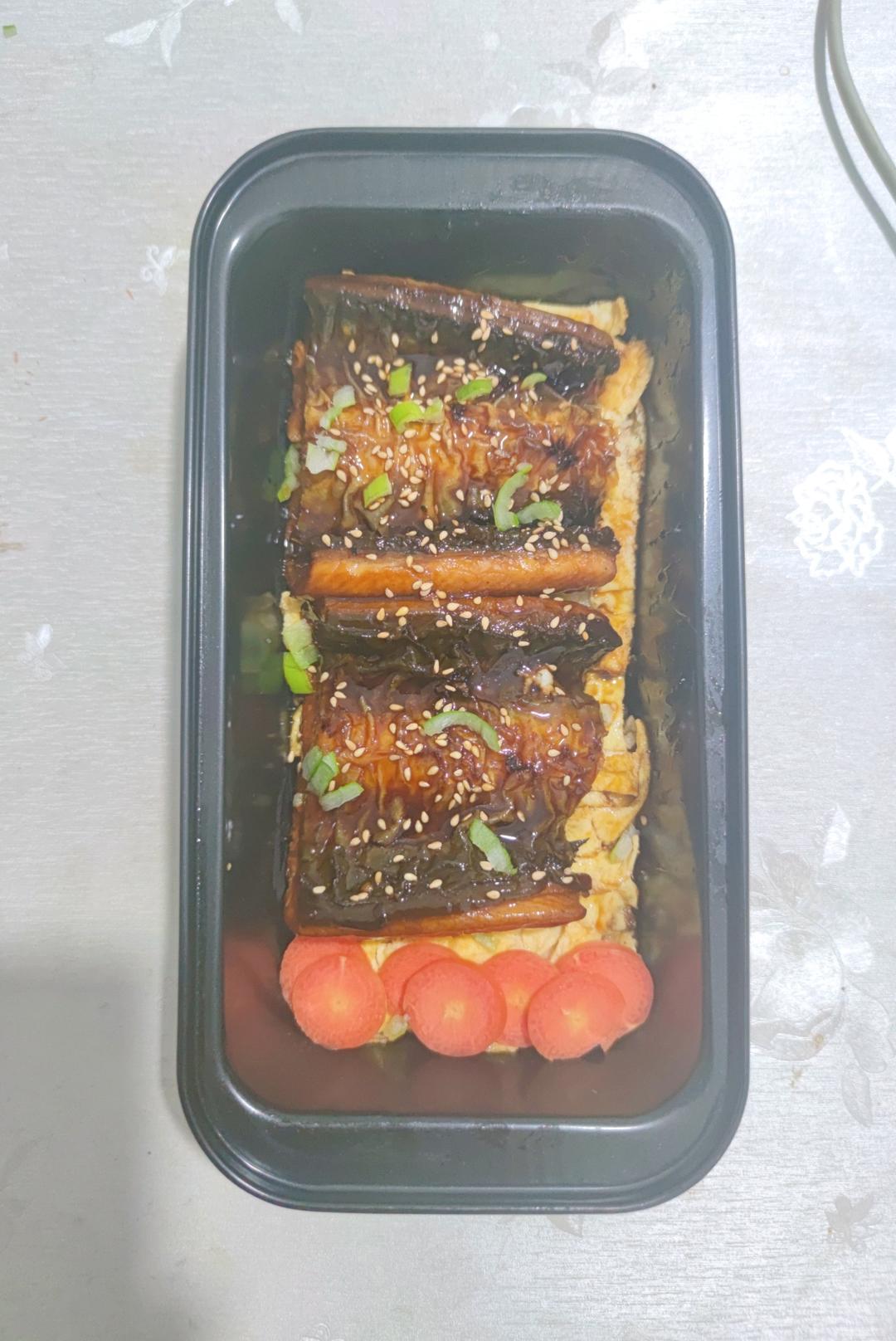 蒲烧鳗鱼饭