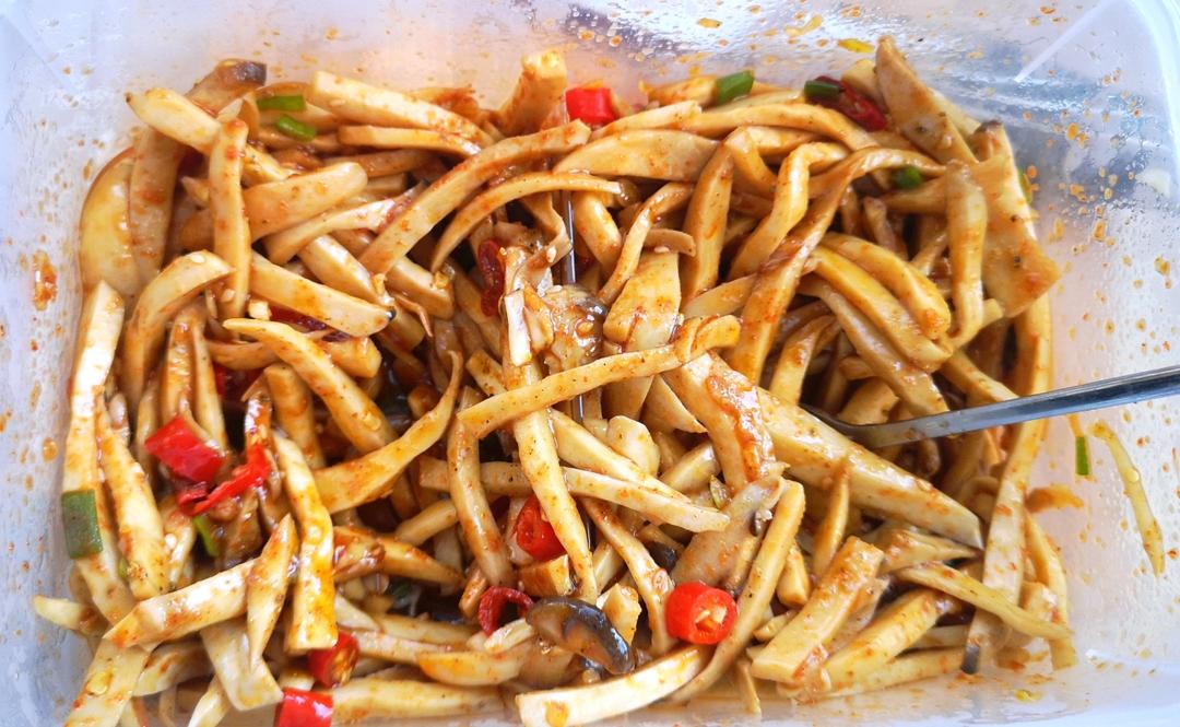 比肉还好吃的【手撕凉拌杏鲍菇】，上桌扫光光