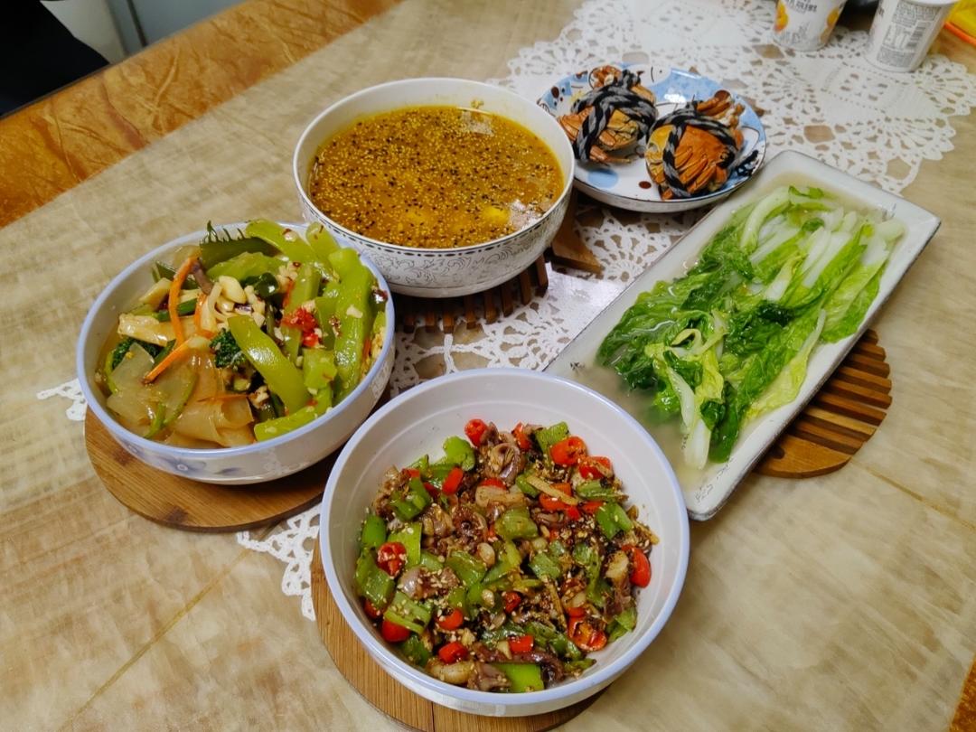 爆炒鱿鱼须，加上这一步，可以与铁板鱿鱼媲美