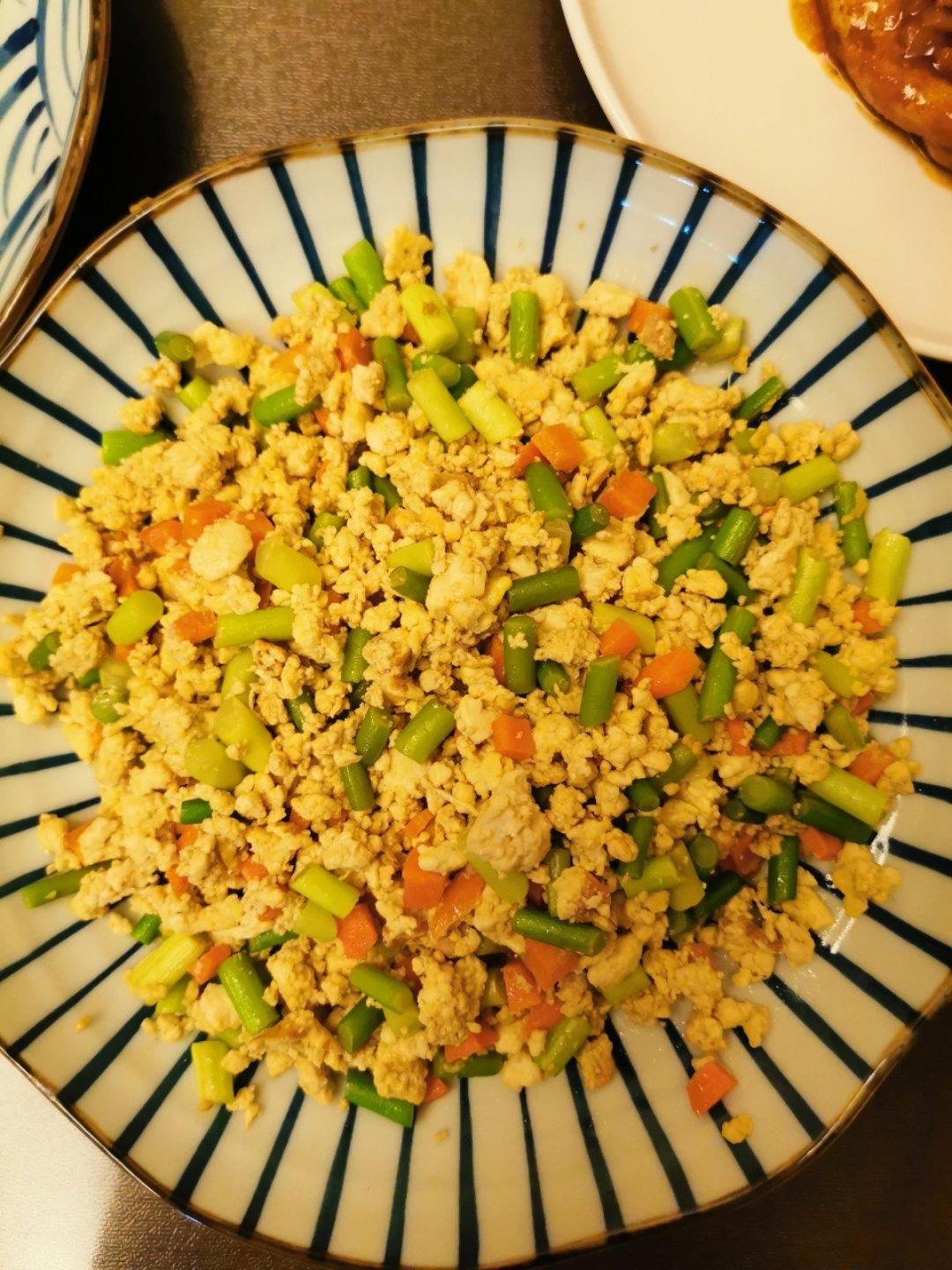 蒜薹鸡蛋炒豆腐