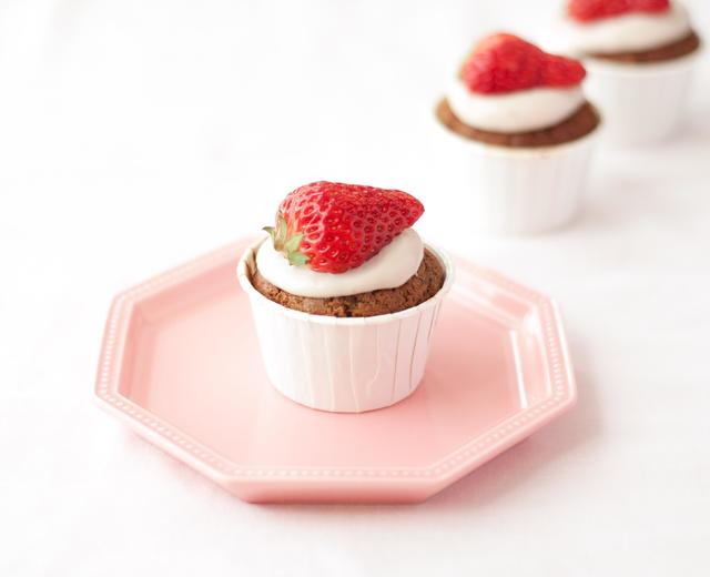 草莓纸杯蛋糕（Strawberry Cupcakes)的做法