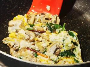 减脂快手餐之蘑菇菜蔬煎蛋的做法 步骤7