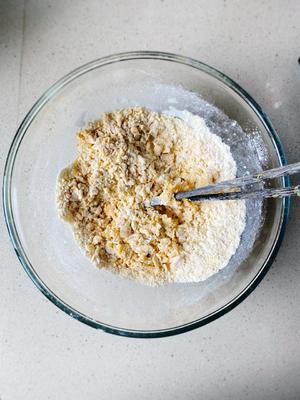 玉米面豆沙卷的做法 步骤2