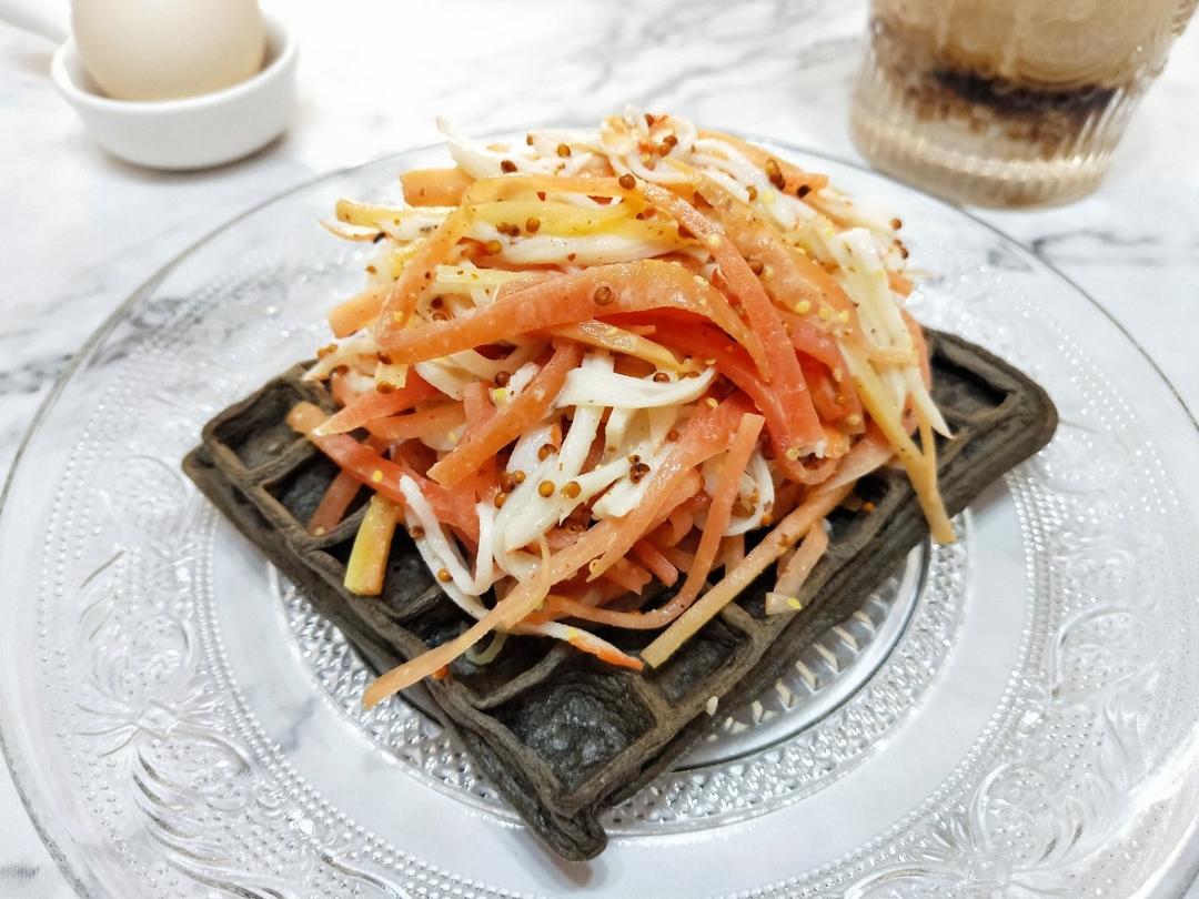 胡萝卜蟹柳丝温沙拉【健康小食】