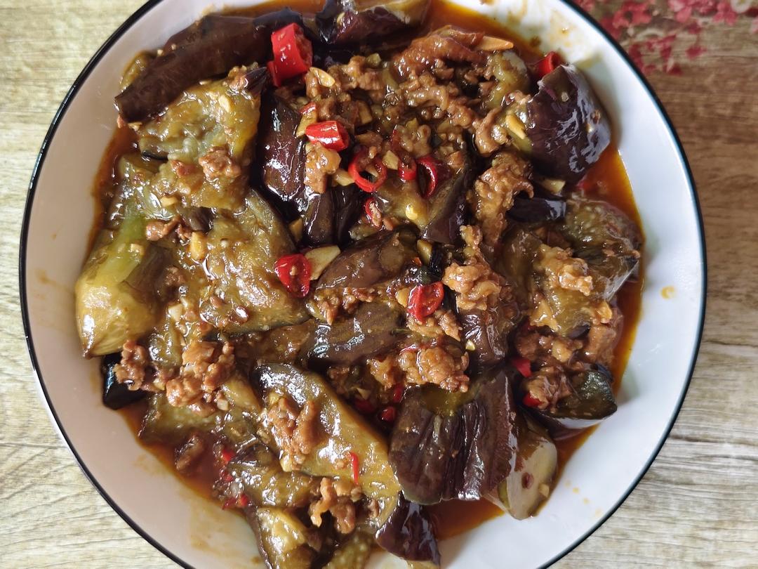 厨师长教你：“肉末烧茄子”的家常做法，口感软糯适合下饭，收藏